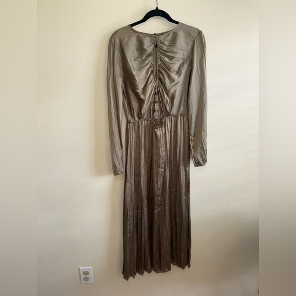Zara Pleated Beaded Cut Out Satin Dress in Khaki/Sage Green NWT Size Medium - Picture 5 of 12